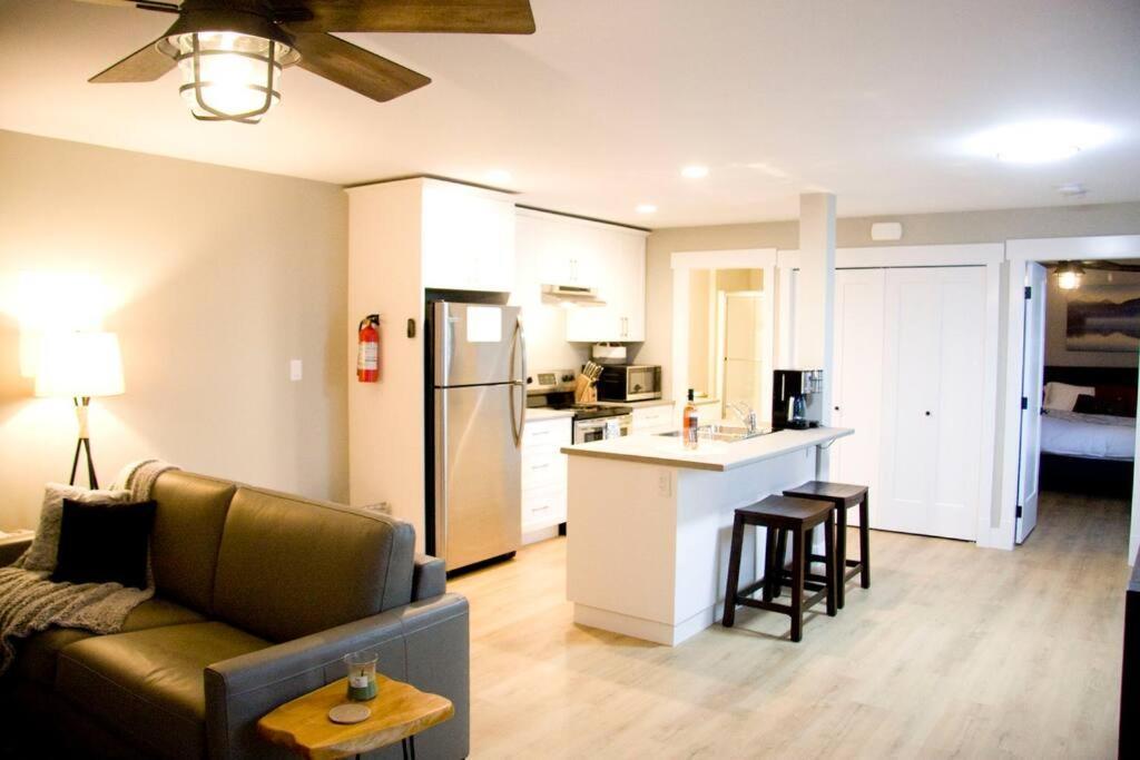 M&M'S Maple Bay Mountain Guesthouse - Licensed ダンカン エクステリア 写真